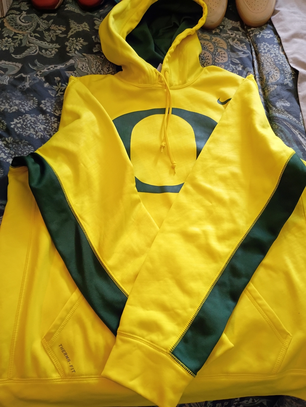 Nike Oregon Ducks Yellow Pullover Hoodie